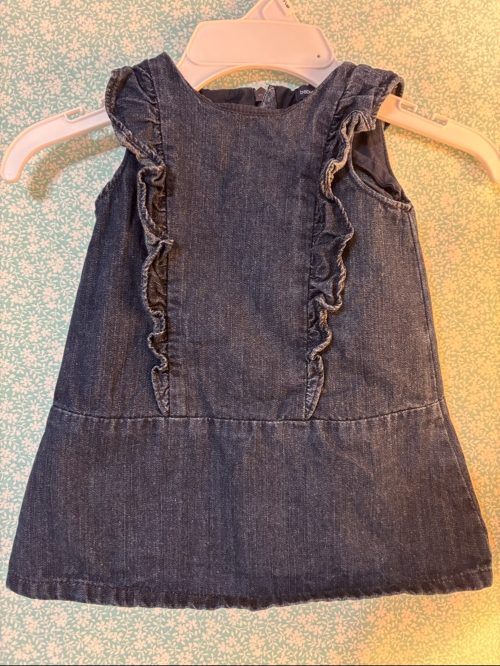 BabyGap, Size: 6-12 Mos.
Denim Dress w/ ruffles